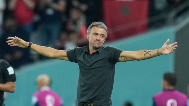 Luis Enrique es destituido del cargo como DT de España